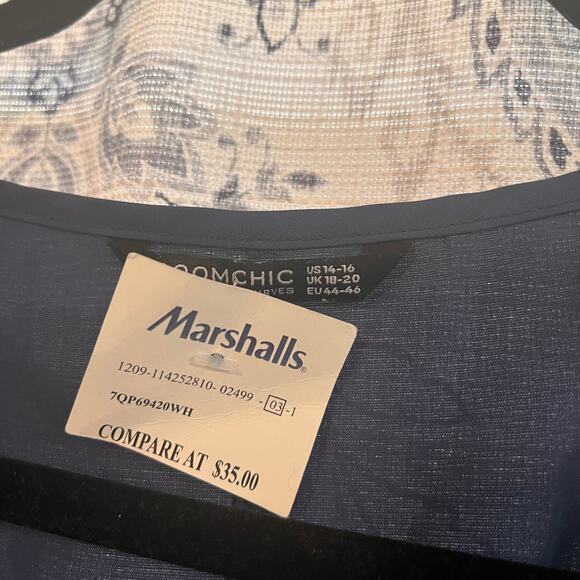 Bloomchic Navy Floral Embroidered Top Size 14-16 - Picture 6 of 8